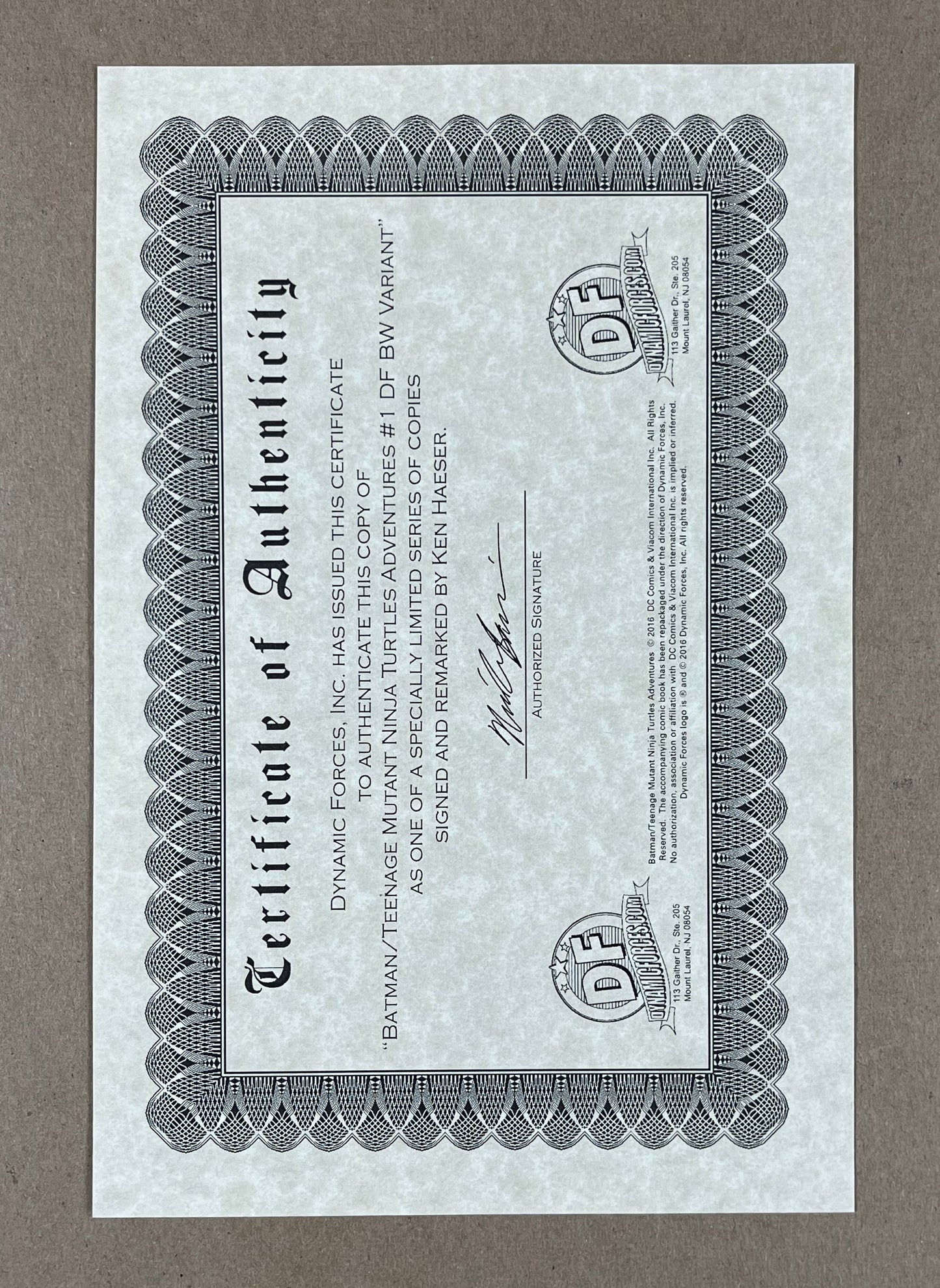 BATMAN/TEENAGE MUTANT NINJA TURTLES ADVENTURES #1 - 2016 - FN/VF - DYNAMIC FORCES EXCLUSIVE B&W VARIANT w/ KEN HAESER SKETCH & COA